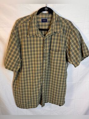 Izod Men's Short Sleeve Plaid Button-Up in Olive Green and Tan